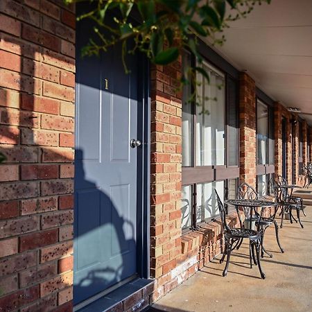Woomargama Motel Екстериор снимка