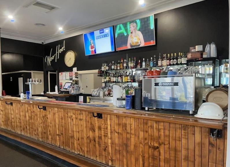 Woomargama Motel Екстериор снимка