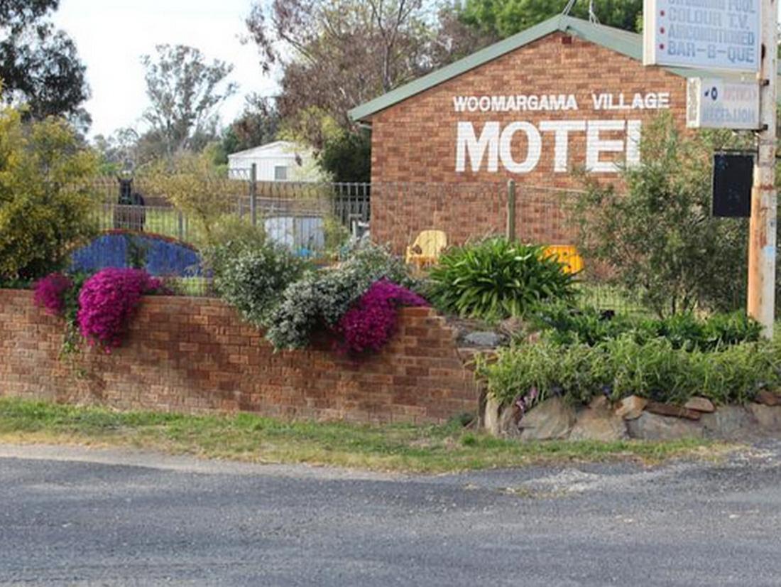 Woomargama Motel Екстериор снимка