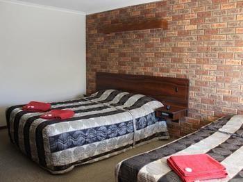 Woomargama Motel Екстериор снимка